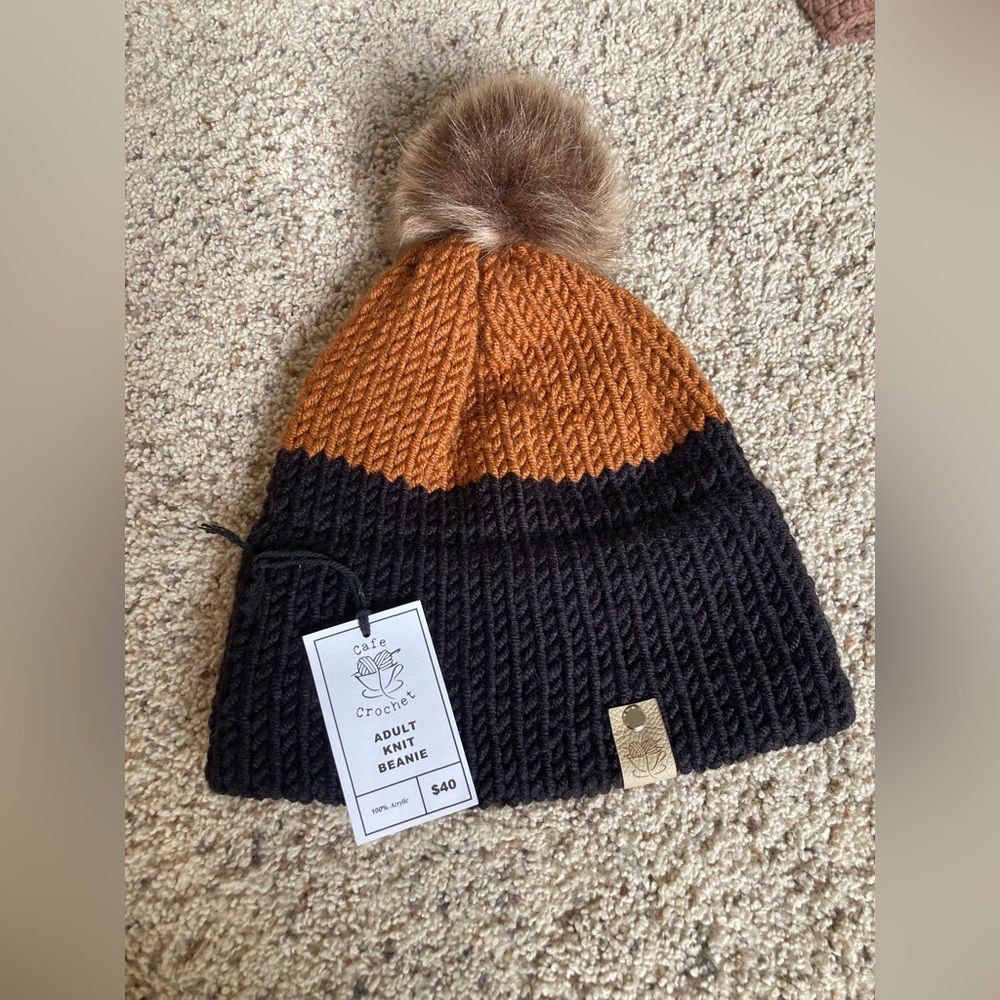 Cafe Crochet Beanie w/ removable Pom